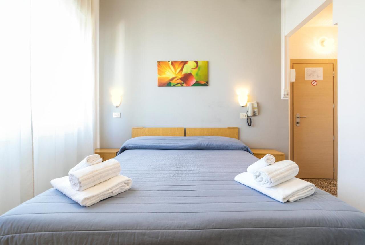 Hotel Ausonia B&B Rimini Exteriér fotografie